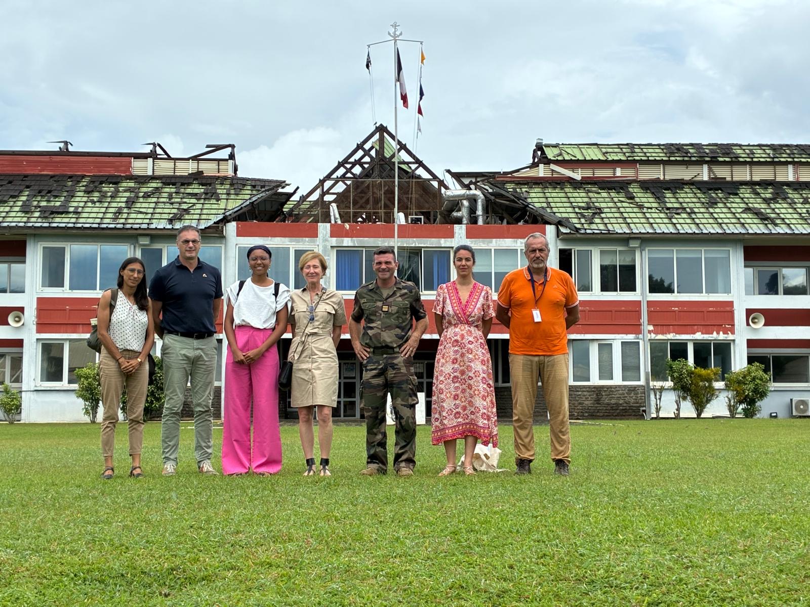 Equipe de la Fondation VINCI pour la Cité et de la Fondation du SMA côte-à-côte